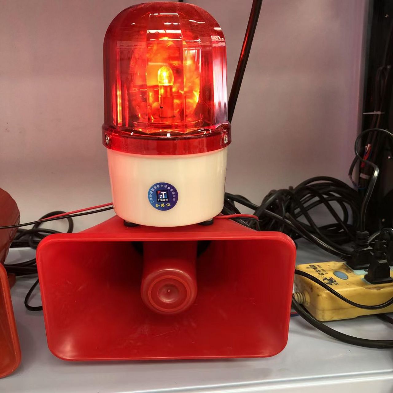 工业安全三剑客 声光报警器、LED安全滑触线指示灯与欧式起重吊钩的核心应用与选型指南